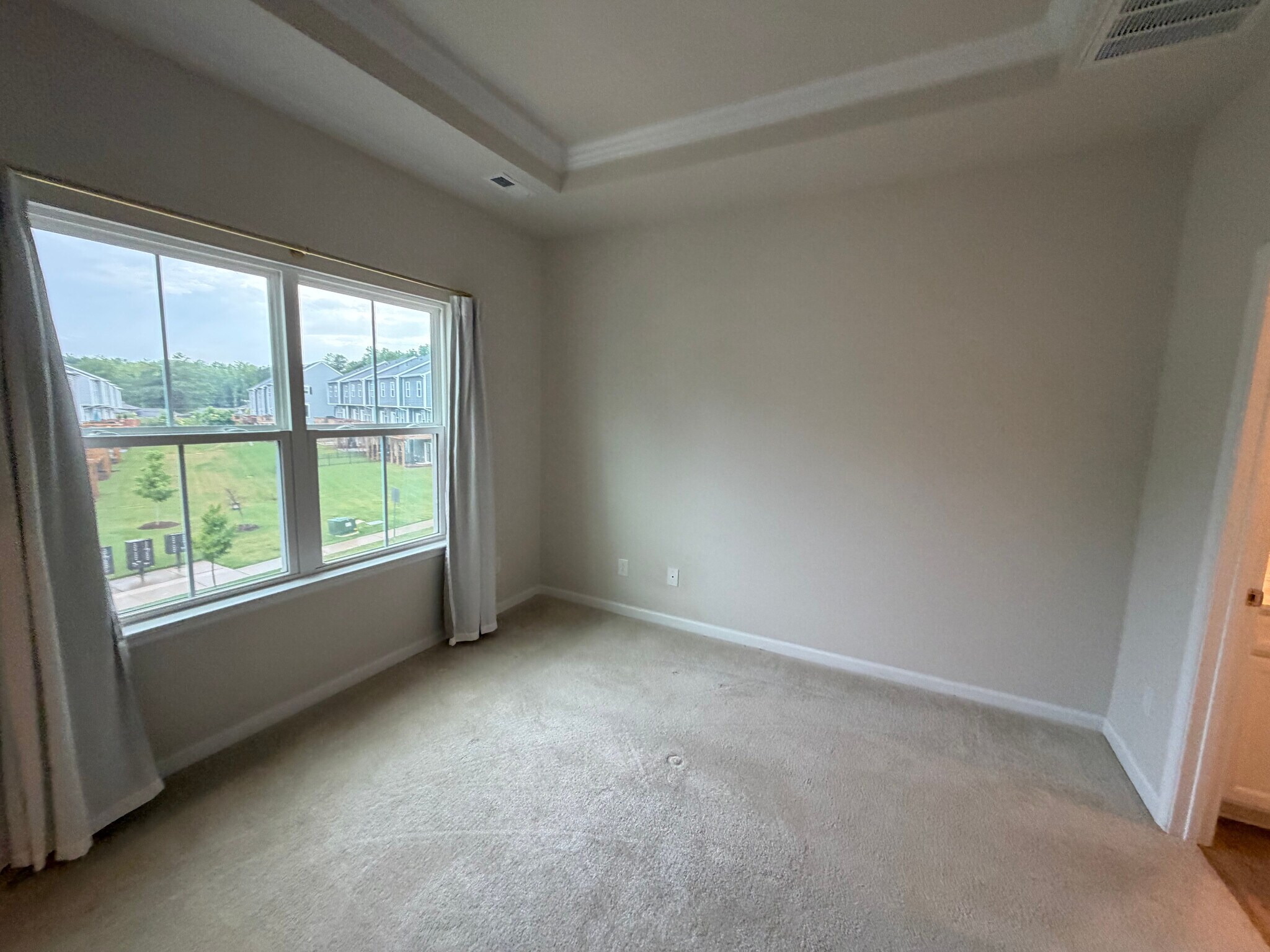 Building Photo - Room in Townhome on Beeler Ln