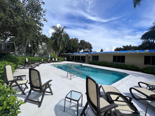 Building Photo - 2/2.5 in Chase Townhomes