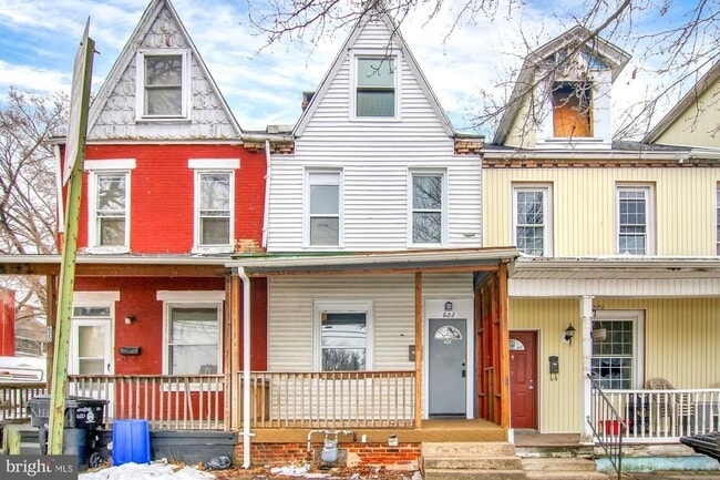 Primary Photo - Coming Soon! Charming 3 Bedroom, 1.5 Bath ...