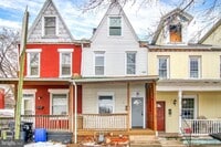 Building Photo - Coming Soon! Charming 3 Bedroom, 1.5 Bath ...