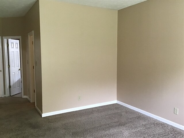 Building Photo - 8060 Chesterhill Way