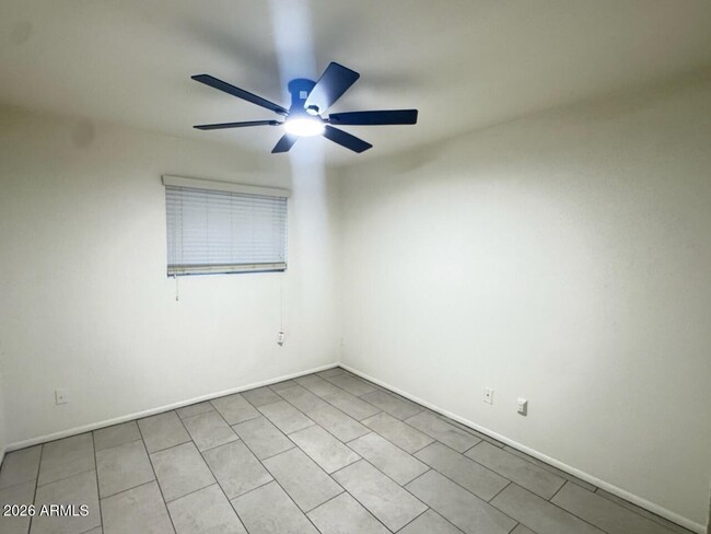 Building Photo - 4816 S Taylor Dr