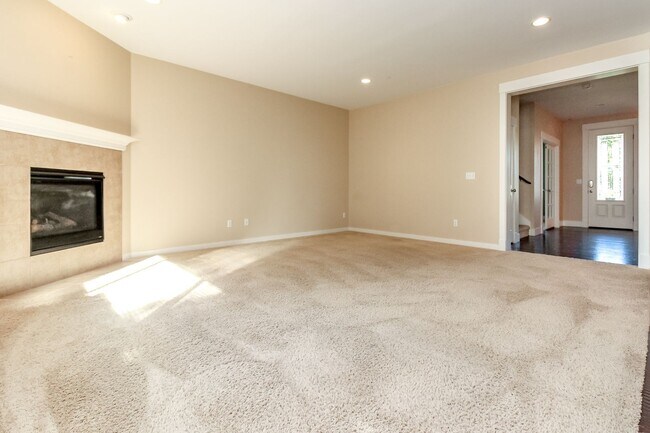 Building Photo - Beautiful Bell Hill Home in DuPont