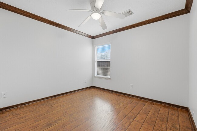 Building Photo - 18420 Sunrise Pines Dr