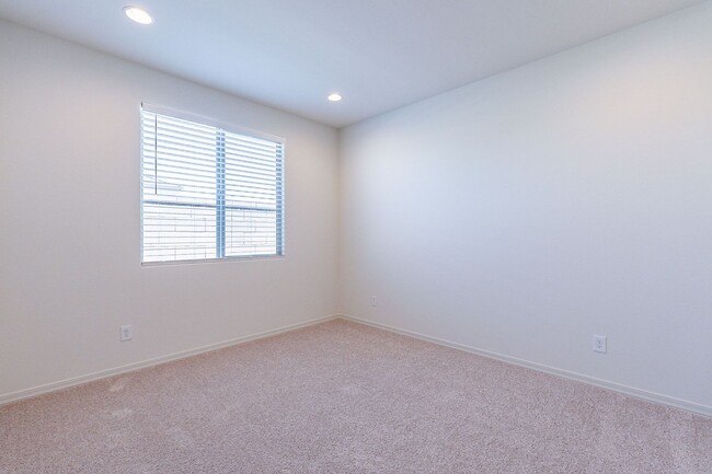 Building Photo - Luxury Living in McClellan Ranch: 4-Bedroo...