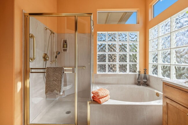 Building Photo - 35114 Rosemont Dr