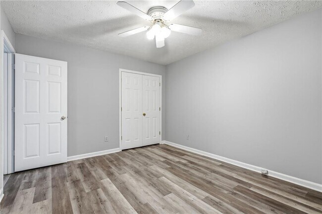 Building Photo - 432 Charleston Ln