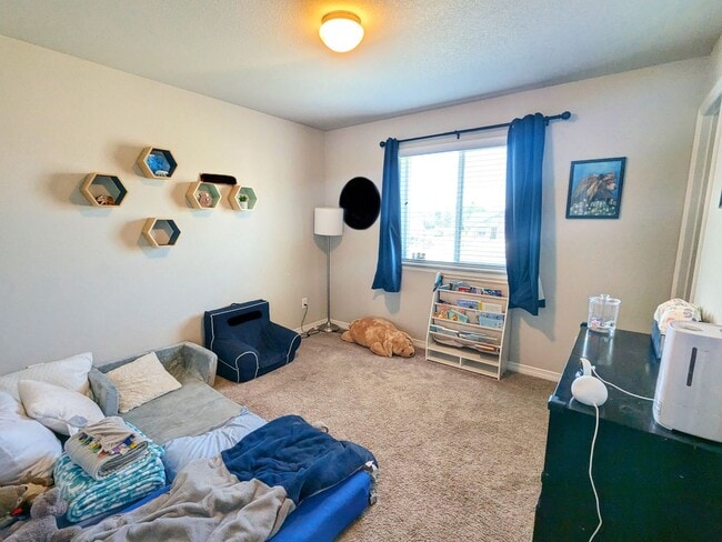 Building Photo - Gorgeous 4 Bedroom 2.5 Bath Home in Bradley Ranch