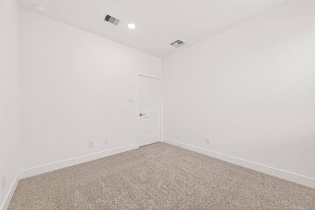 Building Photo - 21227 Teal Lovegrass Ln