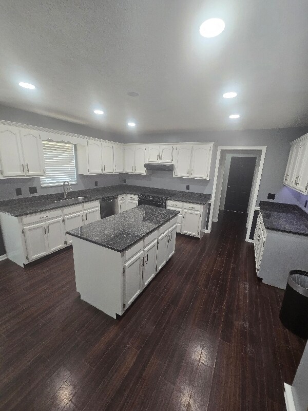Building Photo - 503 Breslin Ave