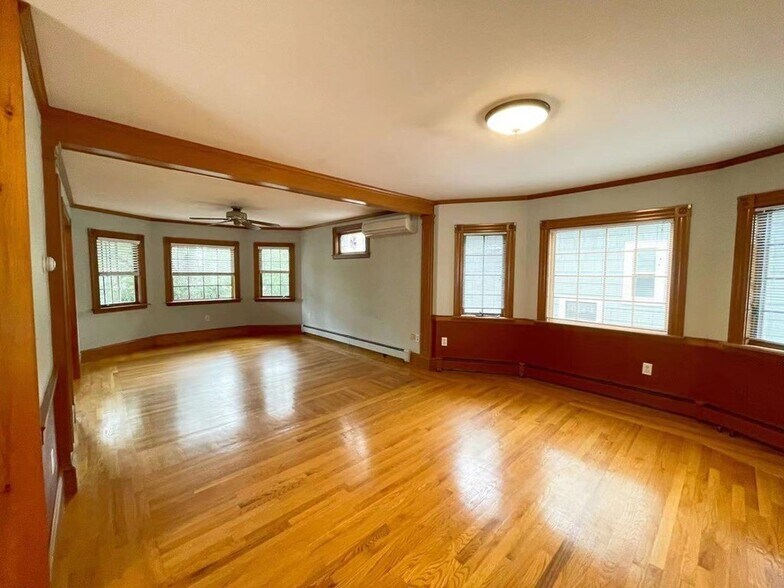 Building Photo - 25 Prichard Ave