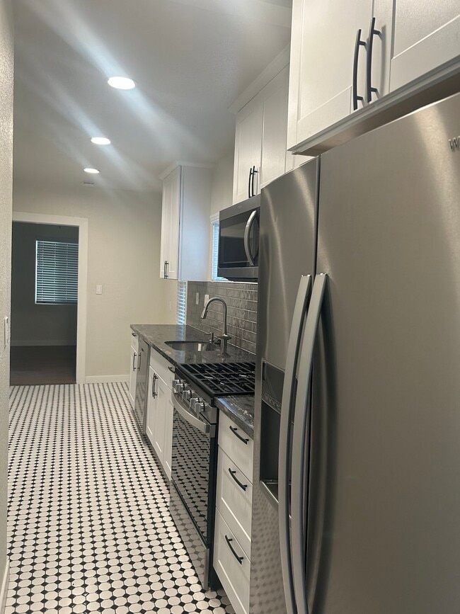 Building Photo - 1601 Plumas St