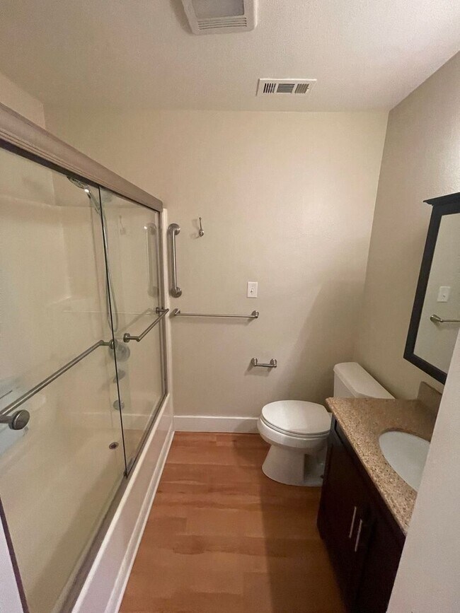 Building Photo - Central Davis Home