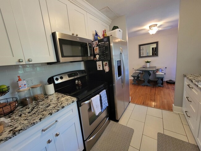 Building Photo - 404 Sable Ct