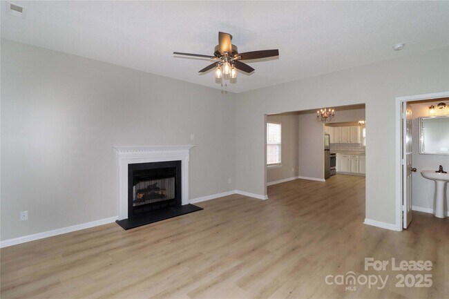 Building Photo - 915 Harbour View Cove NE