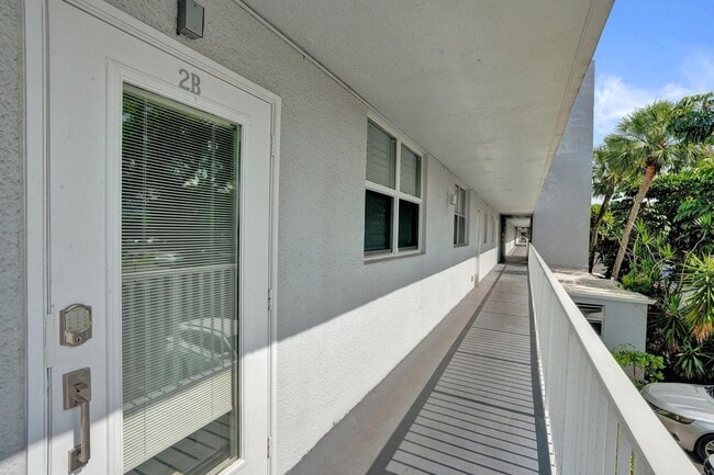 Building Photo - 106 Royal Pk Dr