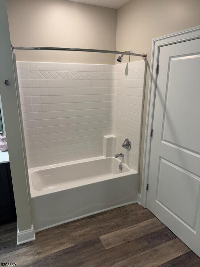 Building Photo - 7 Theta Dr