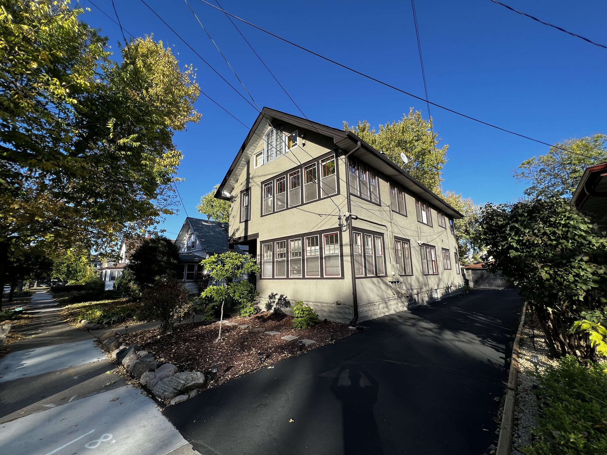 Building Photo - 1701 Taylor St NE