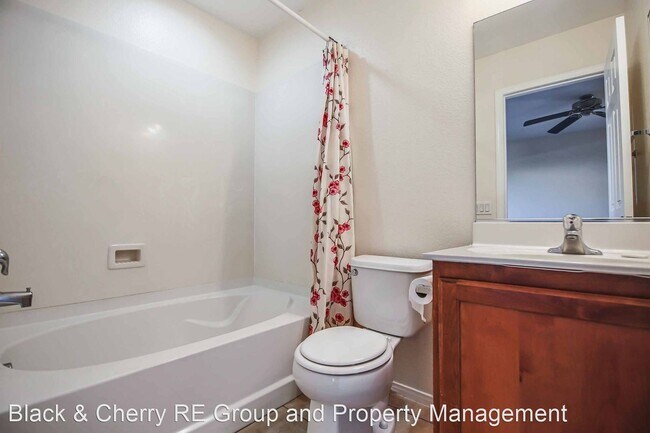 Building Photo - 3 br, 3.5 bath House - 9348 Hosner St.