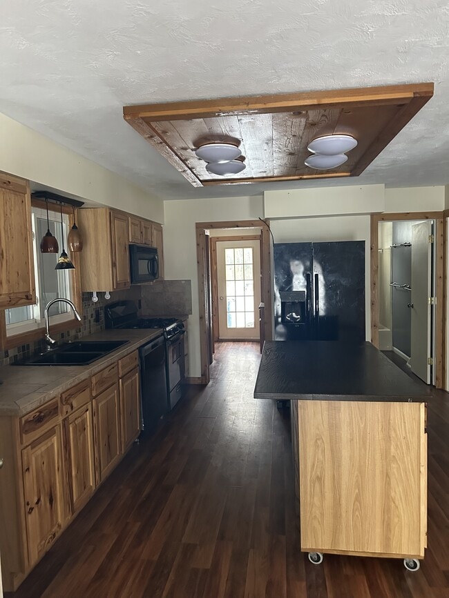 Building Photo - 9 S 160th Ave