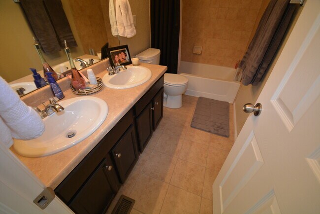 Building Photo - Beautiful 2-story home in D-49 available to move in on 05/01/2026! The owner allows 1 dog up to 7...