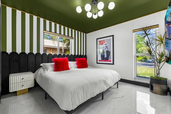 Building Photo - 10366 NW 15th St