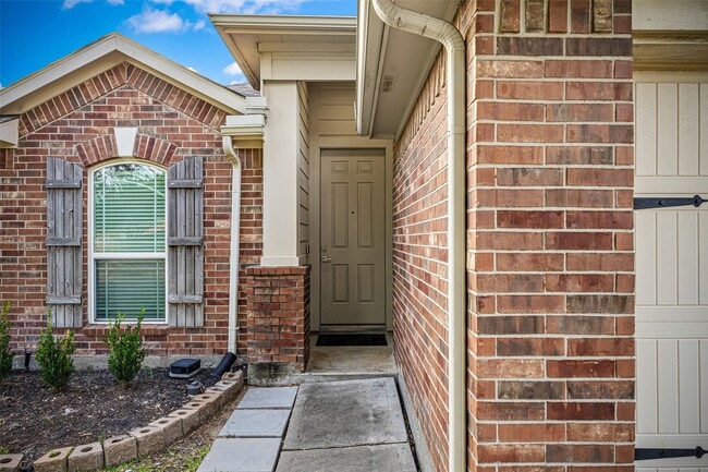 Building Photo - 5427 Stonegate Dr