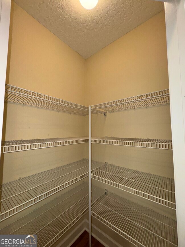 Building Photo - 102 Miller Dr