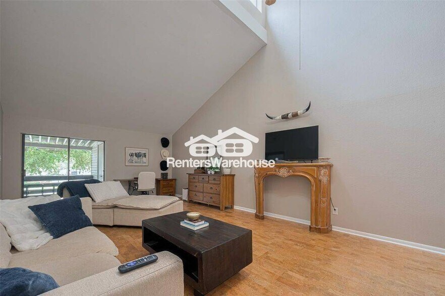 Building Photo - 182 April Point Dr N