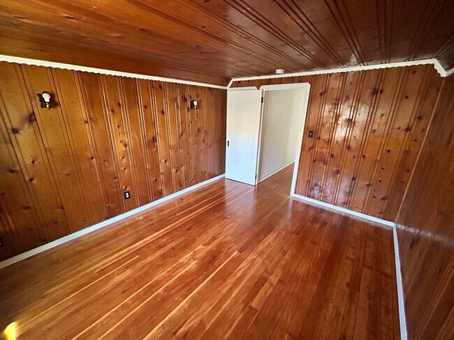Building Photo - 4 Bedroom/2 Bath Modesto Ca