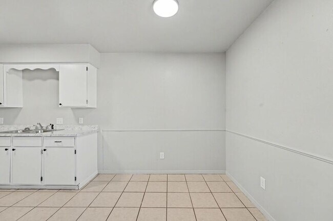 Building Photo - 1241-1247-1247 W Sunset Dr