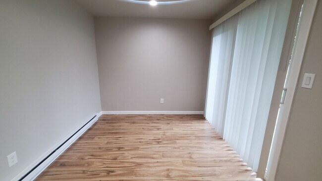 Building Photo - JUST REMODELED!! EVERYTHING BRAND NEW INSIDE THIS 3 BEDROOM, 1 BATH!!