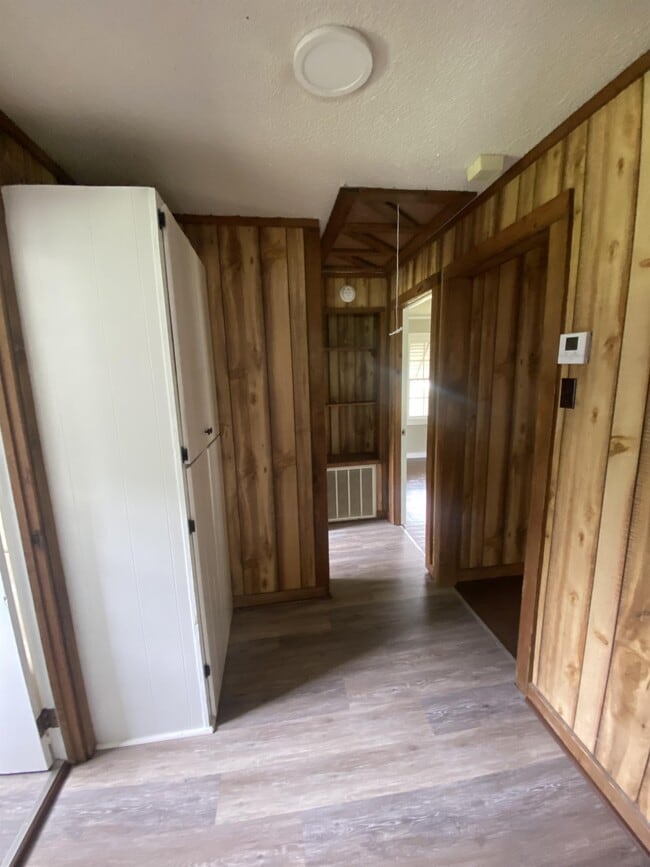 Building Photo - 405 McArthur Blvd