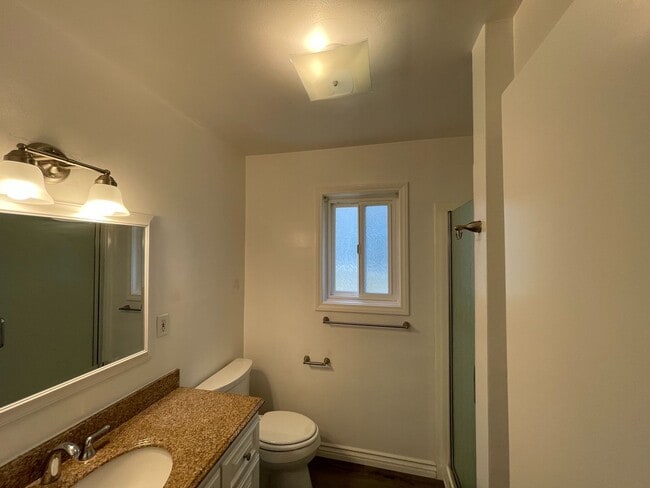 Building Photo - Single Level 4 Bedroom 2 Bath Home in Seal...