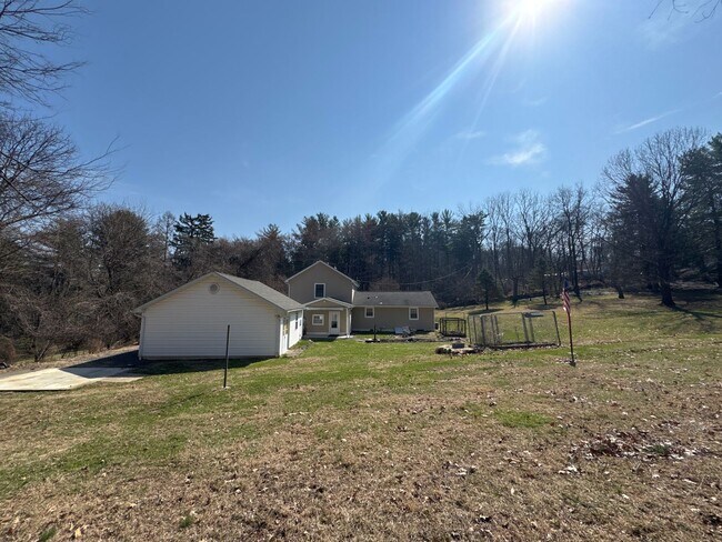 Building Photo - 3676 Lower Saucon Rd