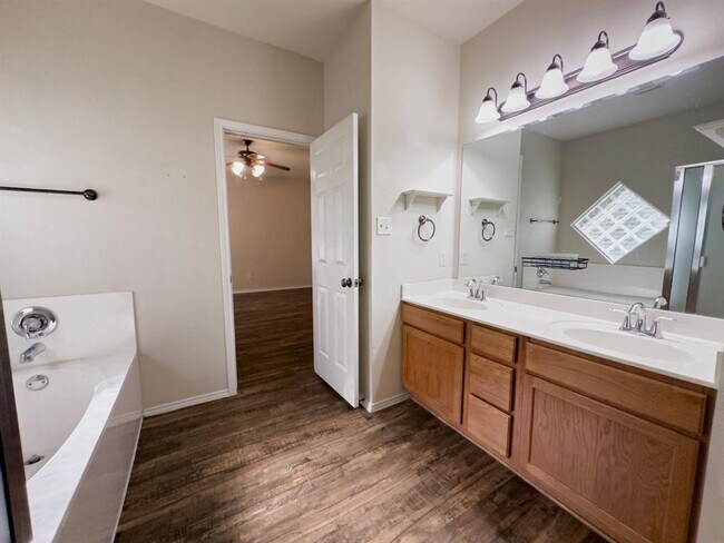 Building Photo - 320 Peanut Dr