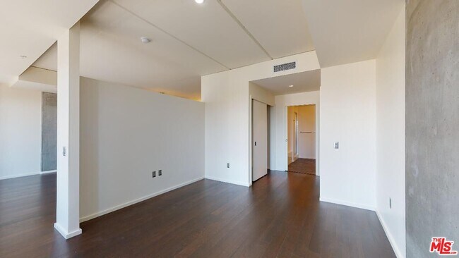 Building Photo - 1155 S Grand Ave