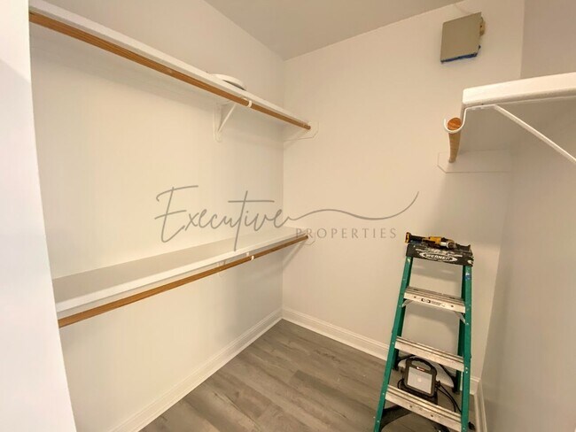 Building Photo - Family Home in Lafitte Landing – Fenced Ya...