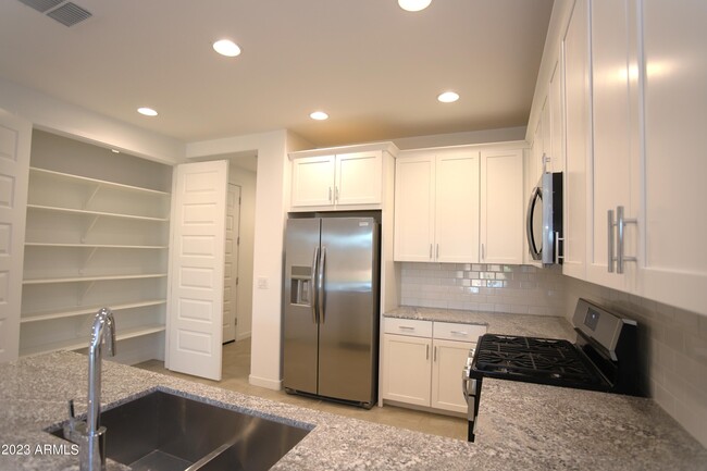 Building Photo - 9447 W Turney Ave