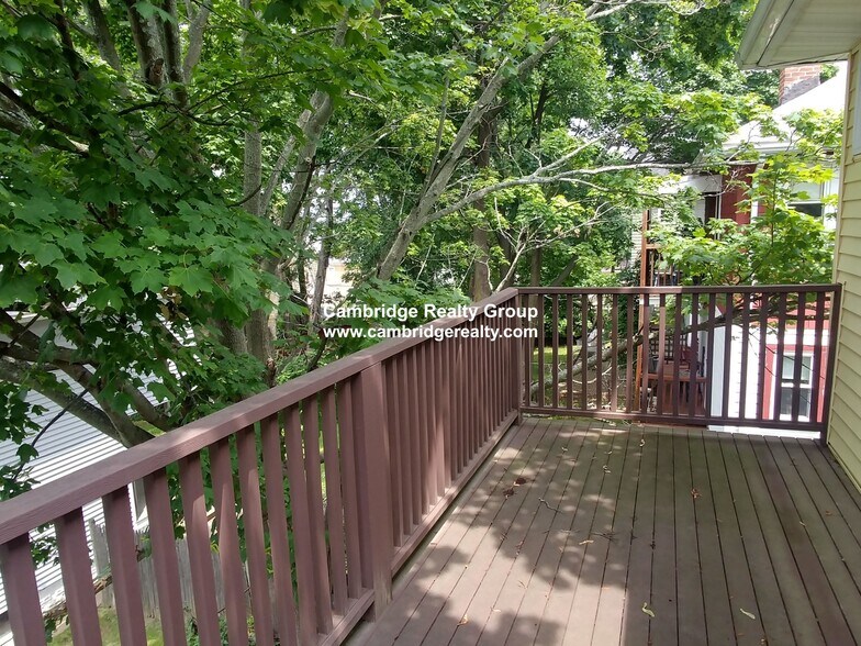 Building Photo - 23 Edison Ave