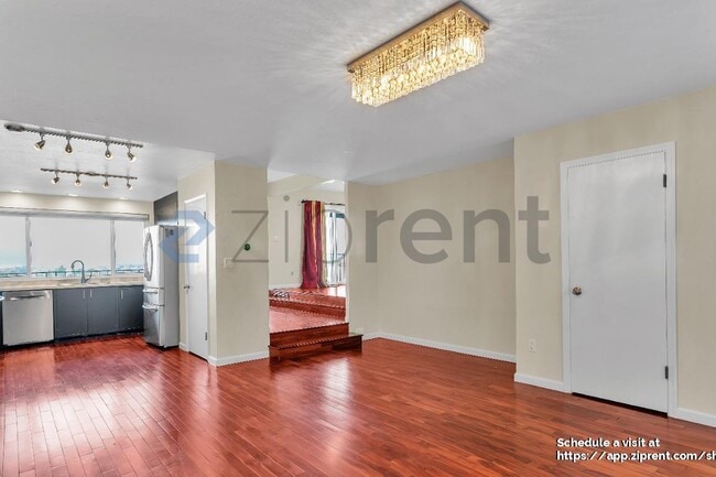 Building Photo - 341 Malcolm Ave