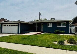 Building Photo - NICE 2 Bedroom Home with Large Enclosed Ya...