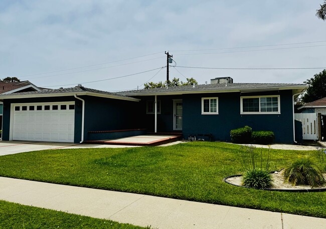 Primary Photo - NICE 2 Bedroom Home with Large Enclosed Ya...