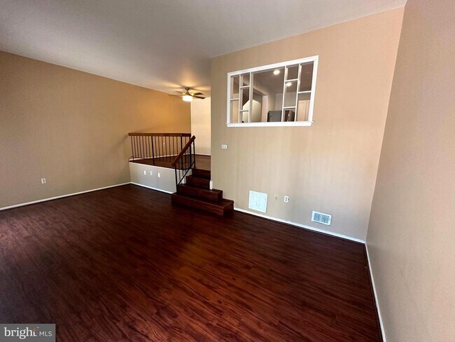 Building Photo - 6300 Bentham Ct