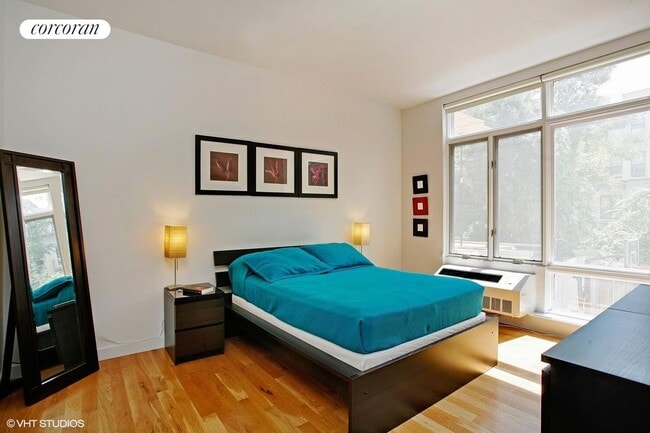 Building Photo - 342 E 110th St