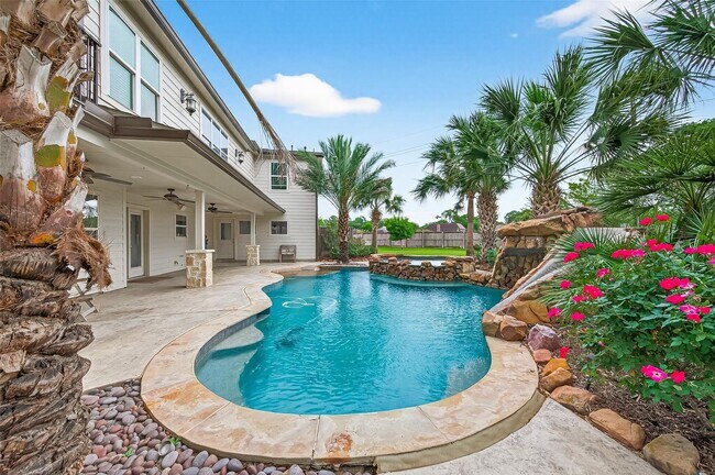 Building Photo - 903 Sugarfield Ct