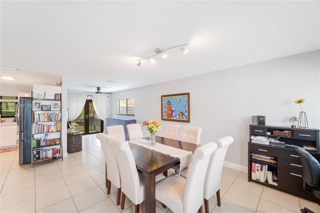 Building Photo - 10350 SW 4th St