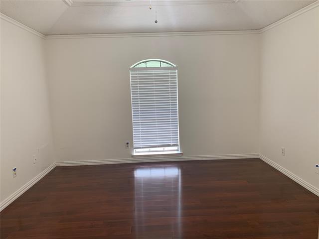 Building Photo - 1520 Parkside Dr
