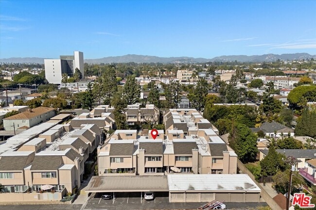 Building Photo - 2516 Arizona Ave