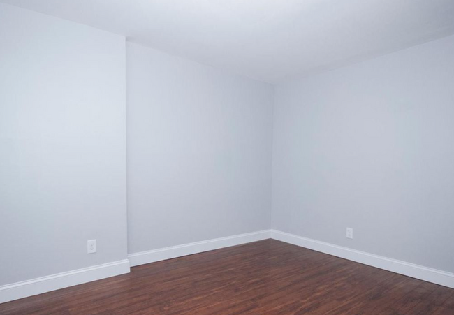 Building Photo - Beautiful Fully Renovated Baltimore City R...